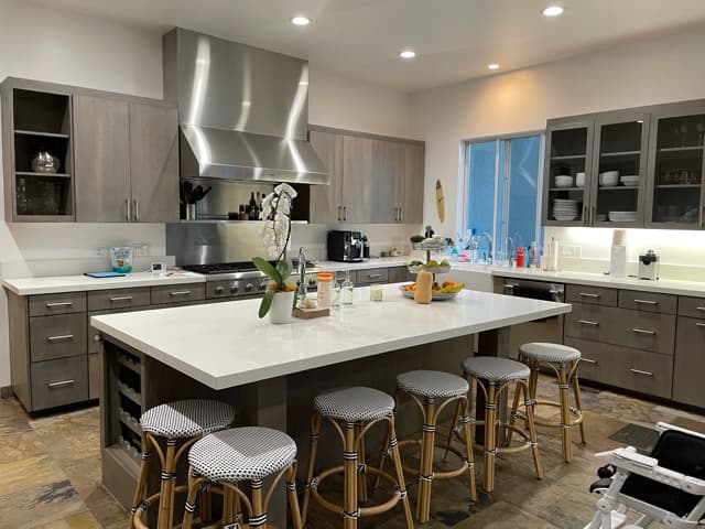 MAGIC TOUCH CLEANING SERVICES - Commercial Cleaning in Encino